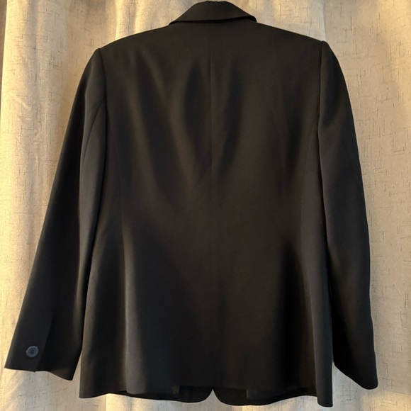 Liz Claiborne 3 button Black Blazer. Petite Size 10. Fully lined. - Picture 2 of 8
